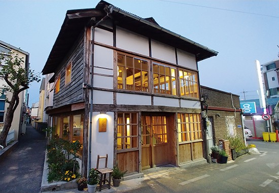 명주동 골목 사진