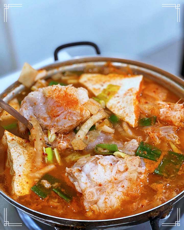 이만기 동네한바퀴 곰치국 묵은지 곰치김치국 해장국 강원 양양 맛집 소개