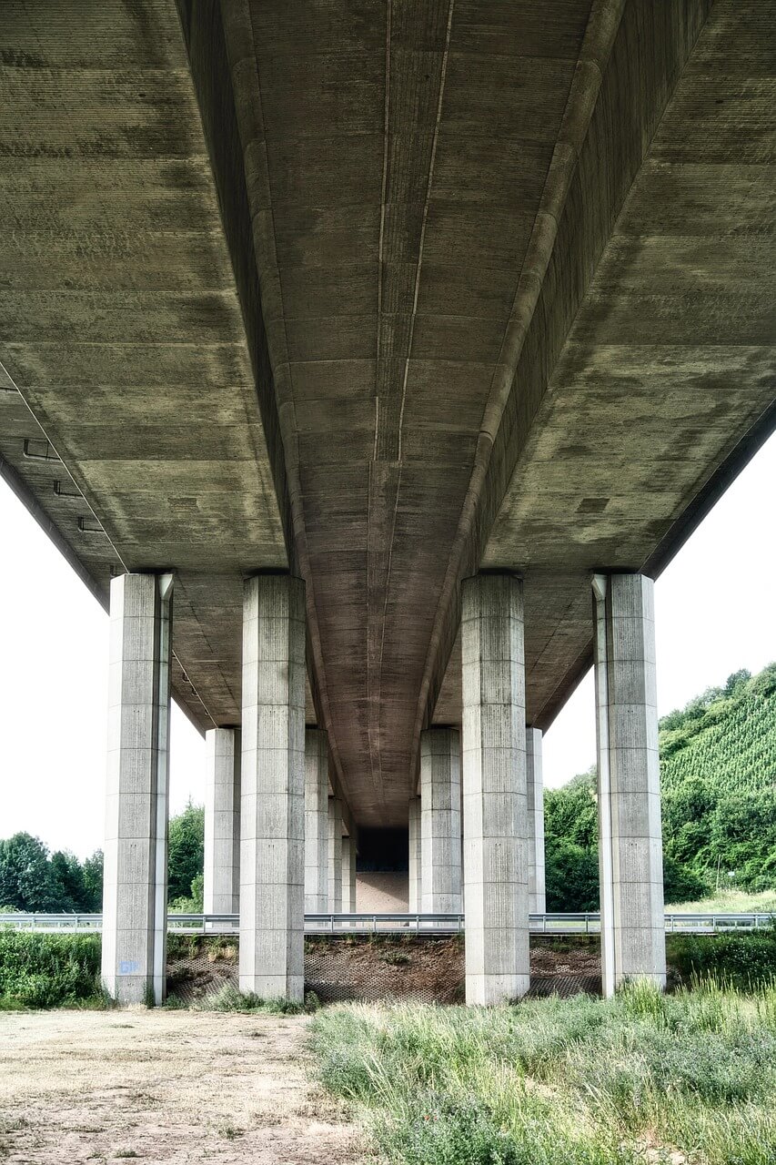 고가도로 하부 그림자 영역의 일중 기온 진폭 축소 현상 연구