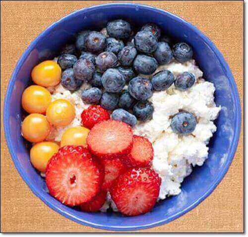 플라보노이드 풍부한 음식, 골드베리, 딸기, 블루베리