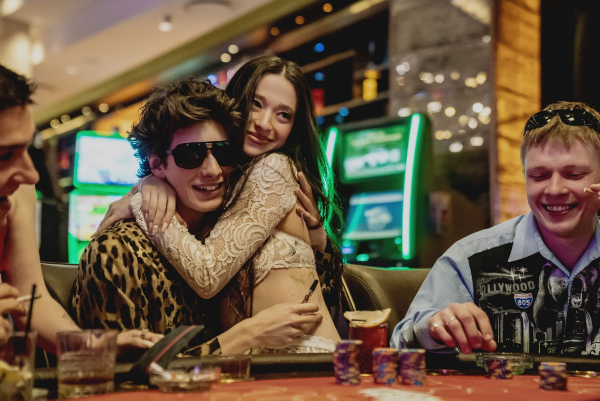 영화 아노라 관람평 후기