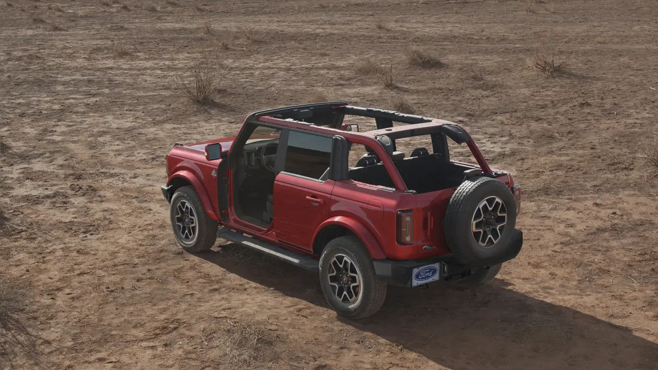 포드 브롱코 차량 이미지