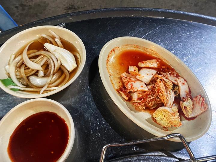 청사포끝집-김치-양파