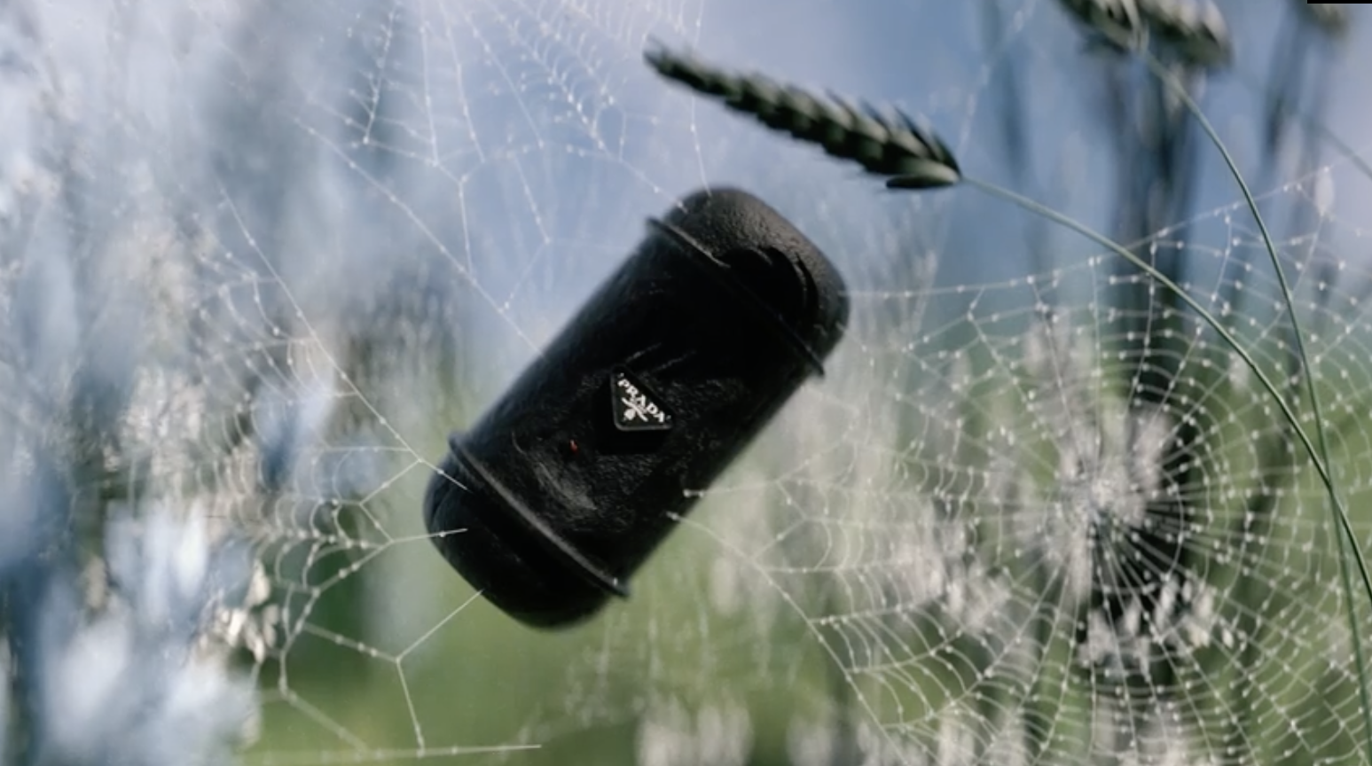 프라다-월간-타입캡슐-NFT-소개-구매하는-방법