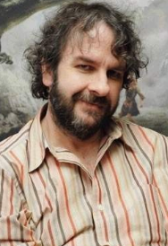 체크무늬 셔츠를 입은 피터 잭슨