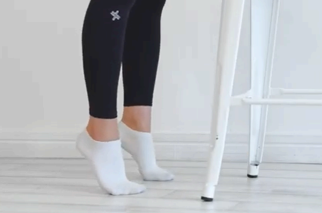 까치발 서기 운동 이미지사진