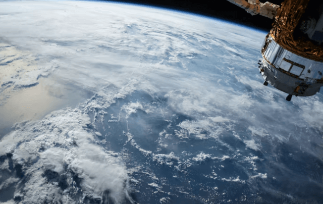 우주항공 ETF 전망: 한 달 수익률 50% 돌파 분석