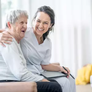 경기도 간병 SOS&amp;#44; 간병비 지원 신청하세요!