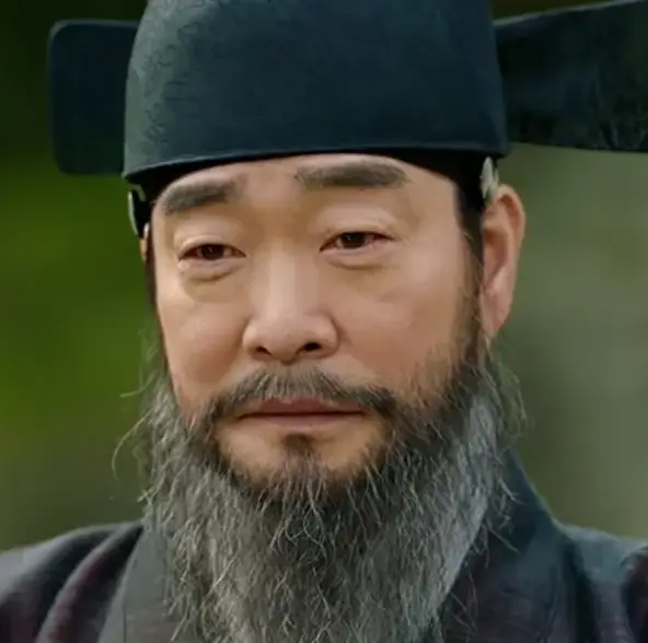 세작-
보라색 관료복에 검은색 관료모자를 쓰고 흰 긴수염에 미소짓는 박종환