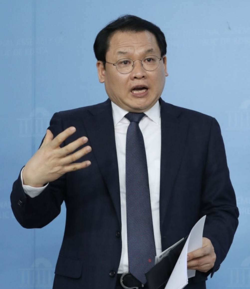 강신업 활동