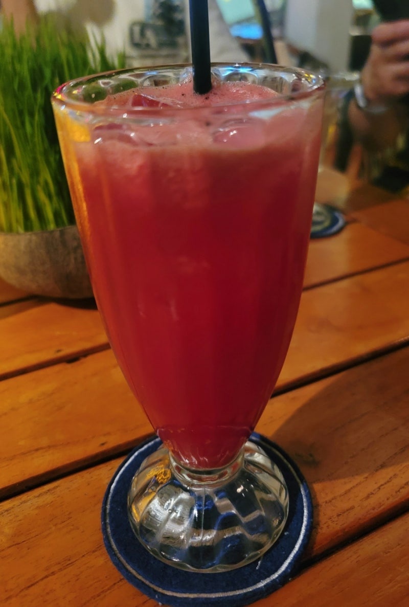 나트랑 해변 맛집 &amp; 펍 세일링클럽