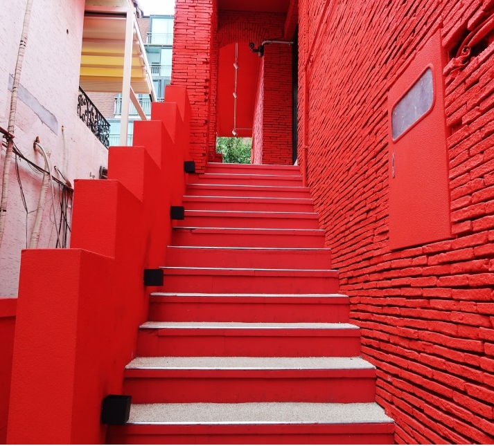 붉은 계단의 포토 스팟이다.