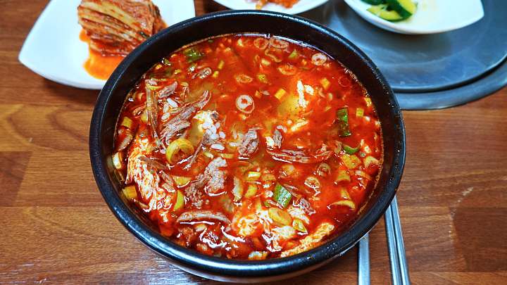 토요일은 밥이좋아 예산 삽교 옛날 국밥 맛집 해장국 먹으러 왔다가 소주 안주 각 예산10미 현지인 추천 토밥 좋아 방송정보