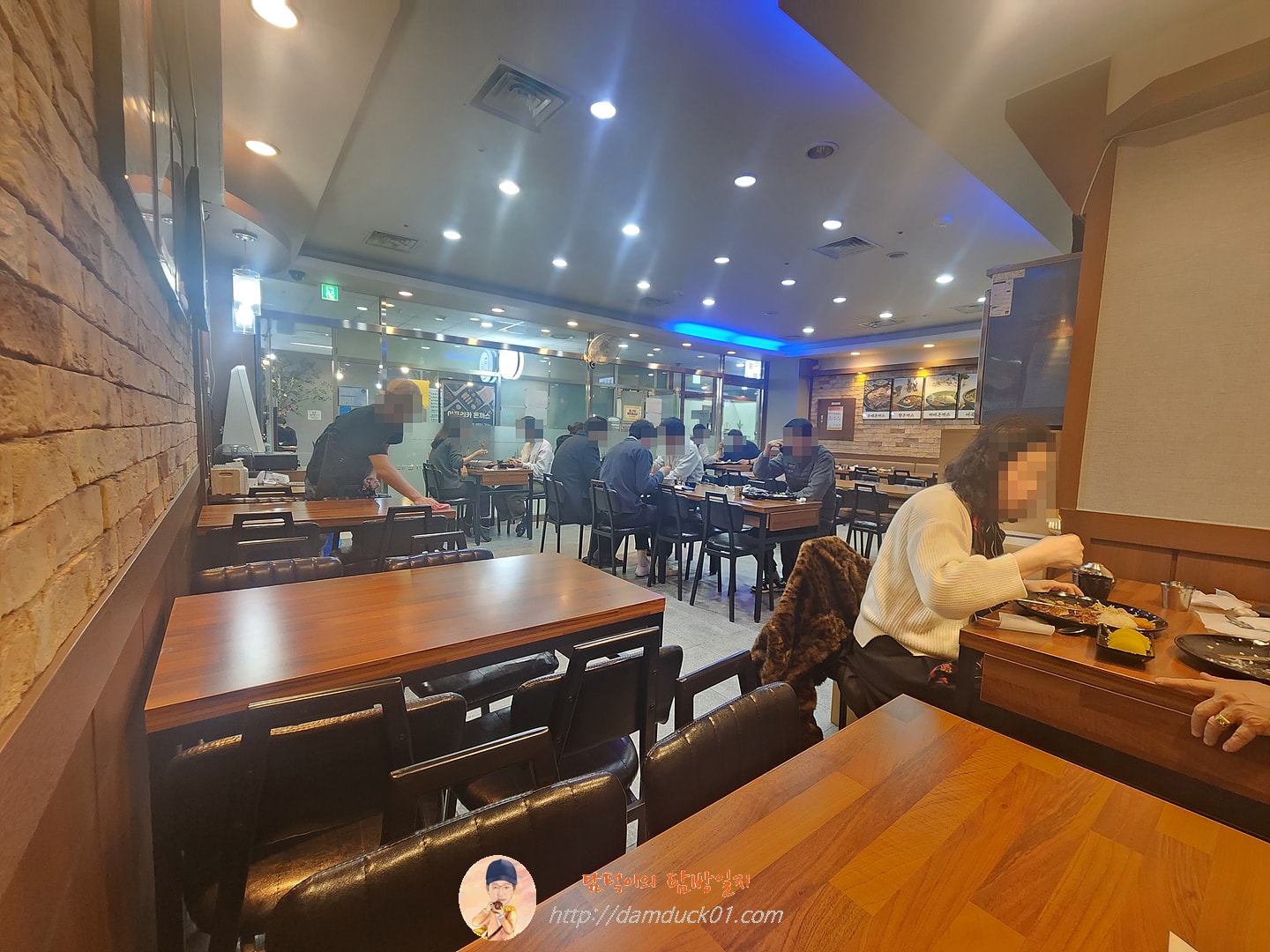 아프리카돈까스 실내