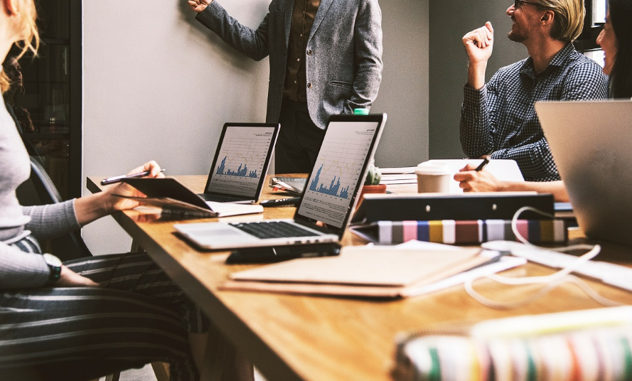 AI가 대체할 수 없는 직업은 무엇일까?창의성과 감성을 기반으로 한 직업군 탐구