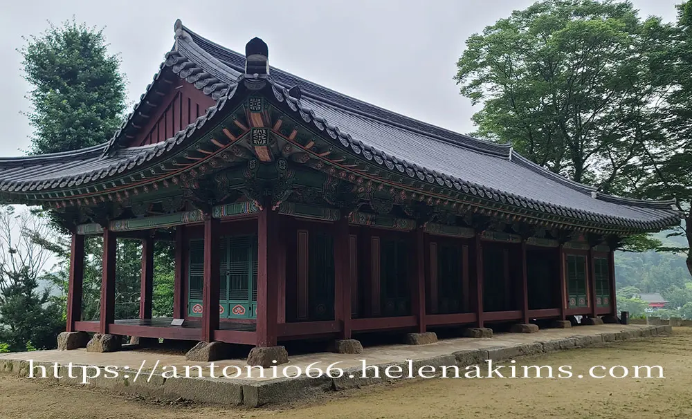 남한산성 2코스 (국왕의 길) 초입에 있는 침괘정