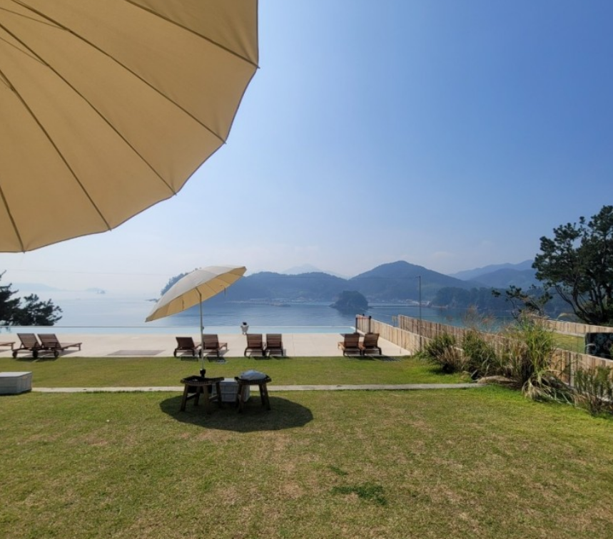 '카페 W181' 야외 테라스