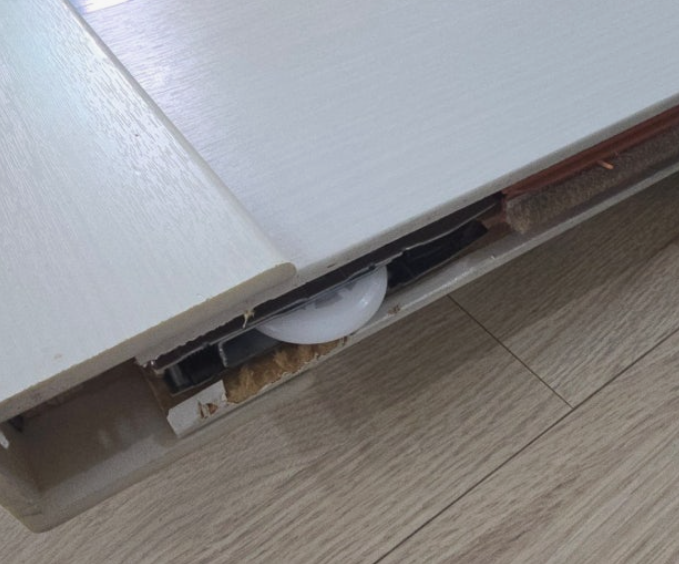 중문하단 바퀴부분