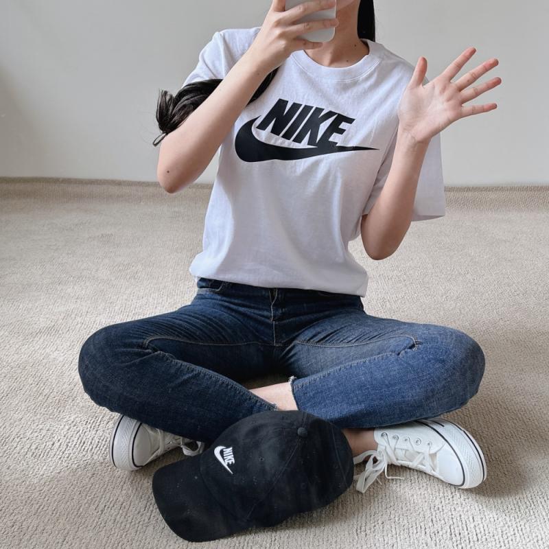 나이키 여성 반팔티 퓨추라 아이콘 클럽 반팔 티셔츠