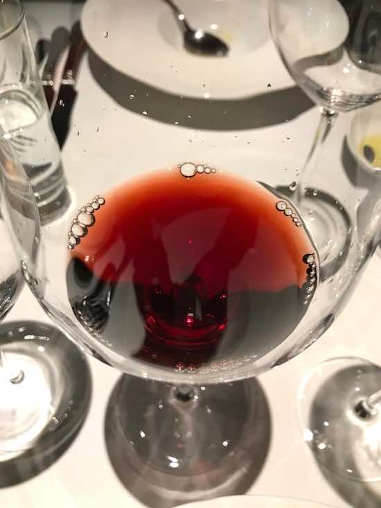 Bruno Rocca Barbaresco DOCG 2013의 색