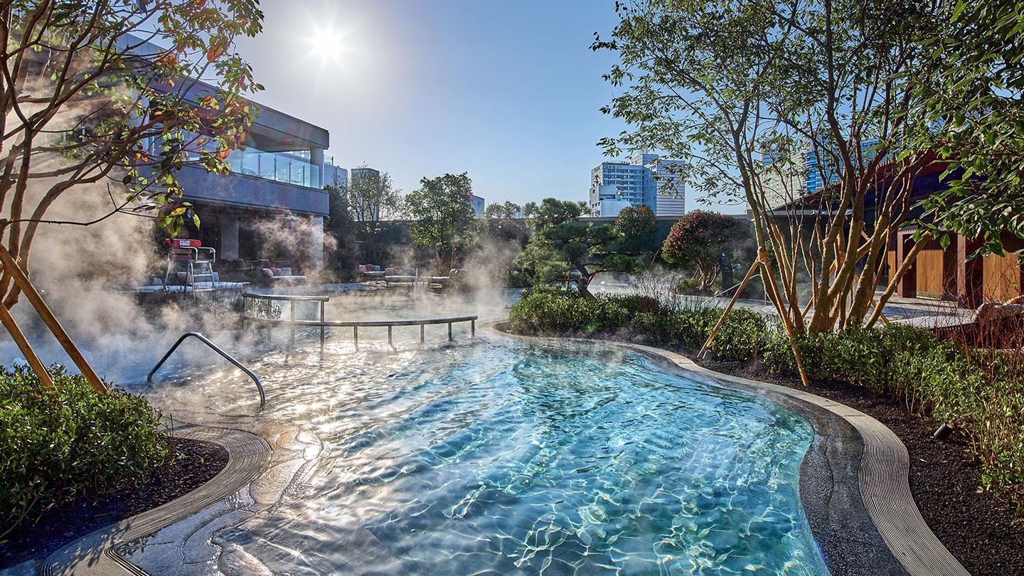 호캉스 추천 롯데호텔 부산 야외 수영장 오픈 무료 입장방법 kkday 1만원 할인쿠폰