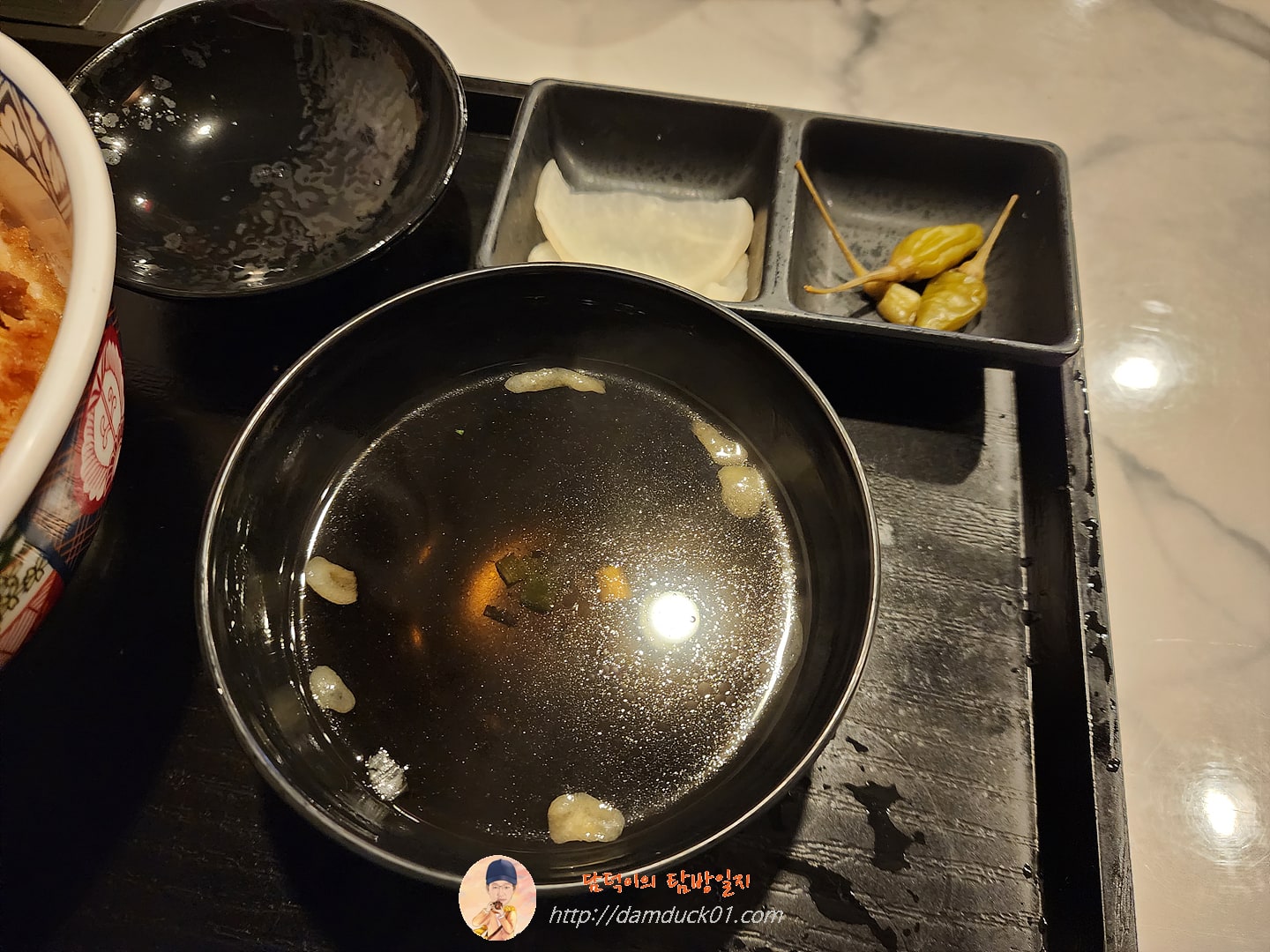 장국, 단무지, 고추지