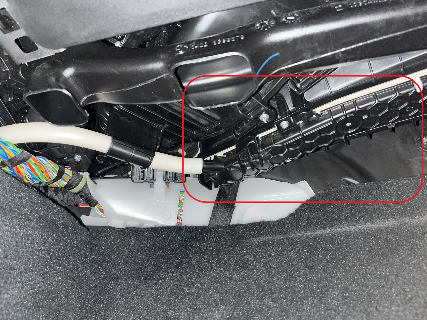 bmw 320i 에어컨 필터 교체 방법