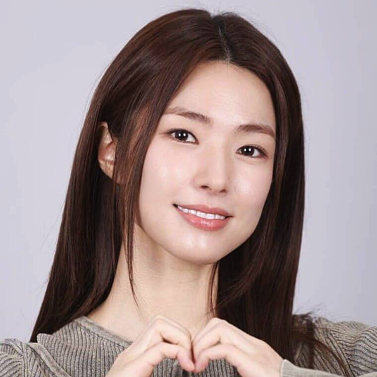 배우-하영