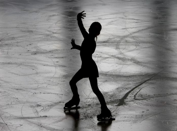 여자 피겨 스케이팅 국가 대표 선수 두 명이 해외 전지훈련 중 술을 마시다 적발돼 자격이 임시 정지됐다. 본 기사와 무관한 이미지. [사진=픽사베이]