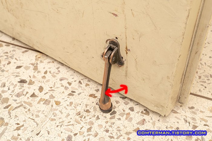 말발굽 도어스토퍼