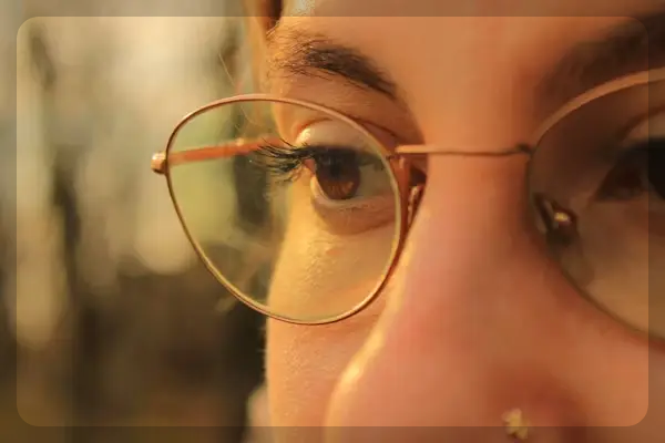 젊은 노안 자가진단 테스트 - 내 눈 나이 몇 살일까?