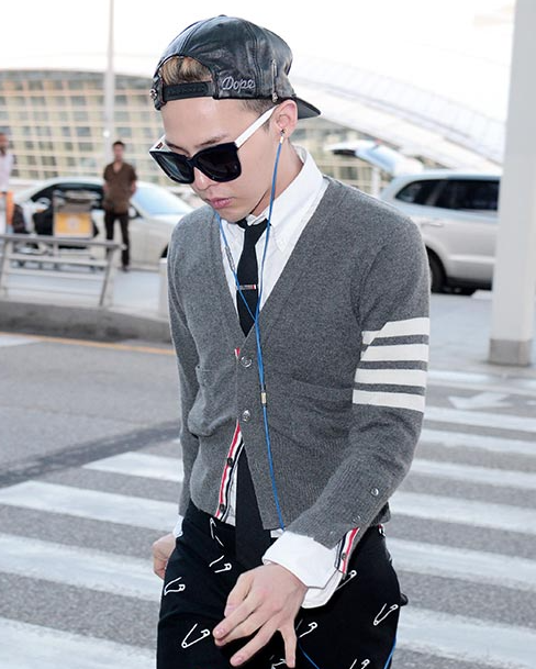 지드래곤 톰브라운 공항패션
