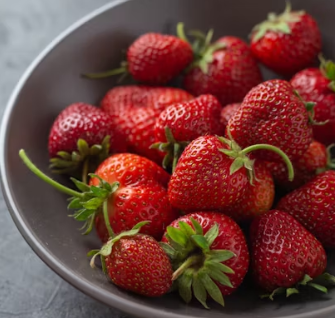 딸기 효능 부작용 칼로리 고르는법