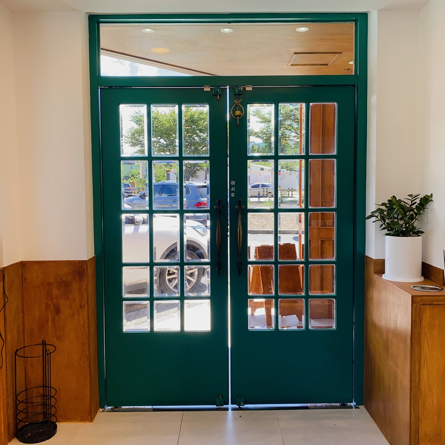 언이너프 커피바(Unenough Coffee Bar) 제주 노형 광평마을 탐라도서관 한라대학교 주차 리뷰 카페 추천