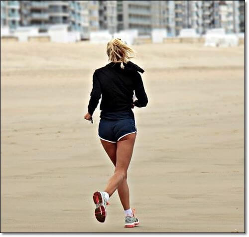 지구력 운동중인 여성