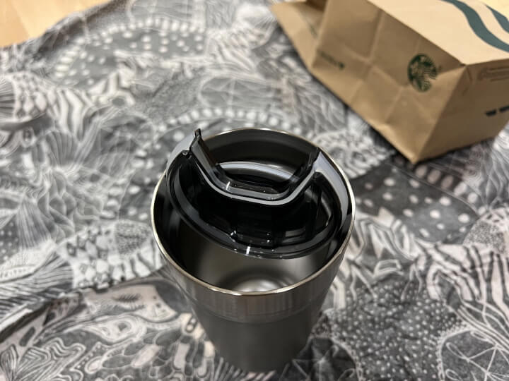 텀블러 뚜껑 사진