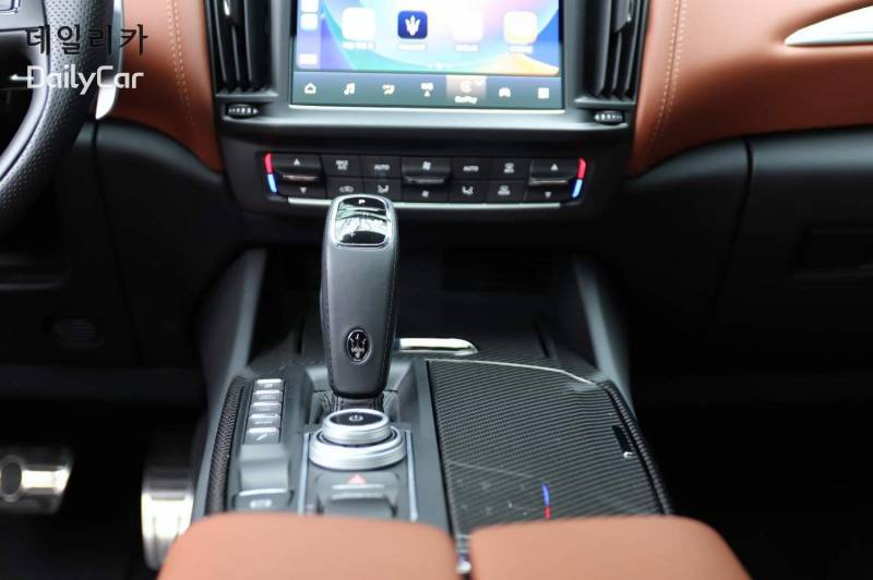 마세라티 르반떼 모데나 S