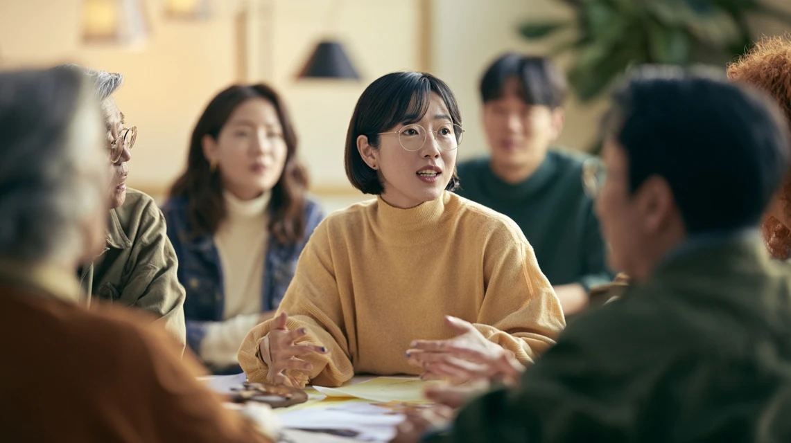 느슨한 빈도의 모임에 적응해가는 사람