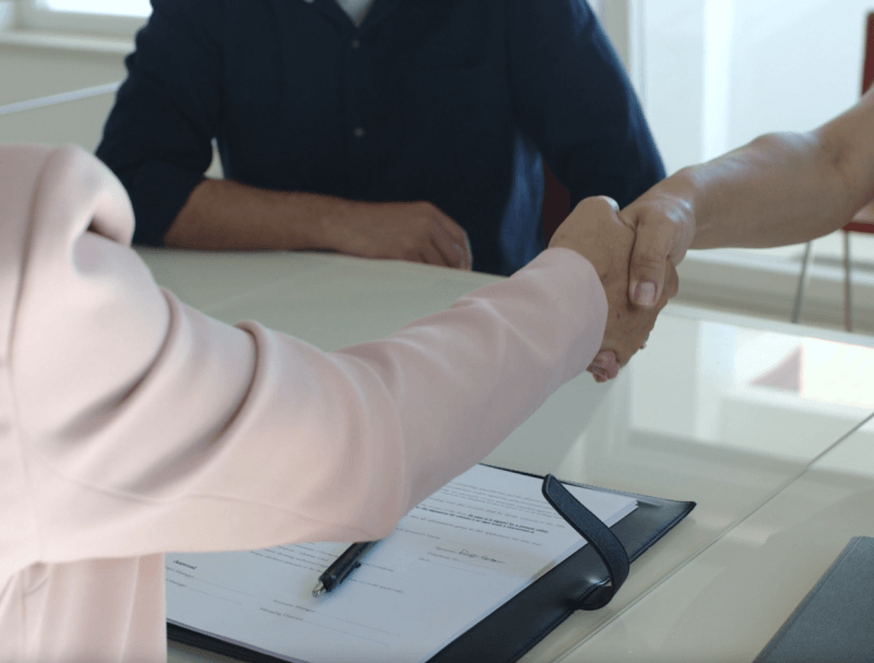 부동산계약-악수