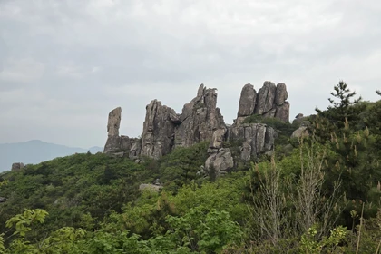 진죽봉 기암괴석 능선 전경