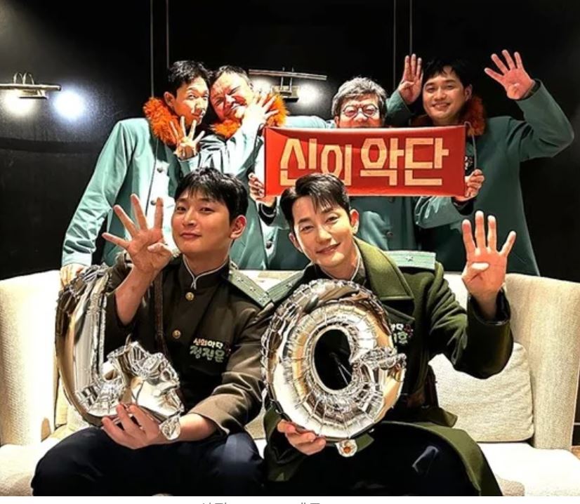 영화 추천 신의악단 줄거리 출연진 흥행이유 무대인사 명대사