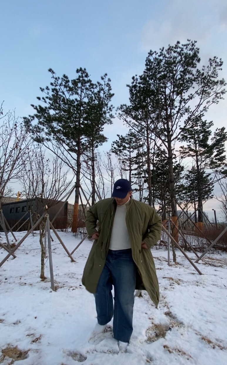데일리룩(오뭘입)나이키 헤리티지 86 퓨추라 워시드 볼캡, 유니클로 모크넥 니트, 인더스트 개파카 M65 피시테일, 에러스익셉티드 왁스드 데님팬츠, 아디다스 아디코트, OOTD
