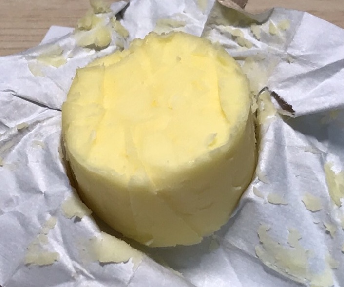 포장지에 달라붙는 버터