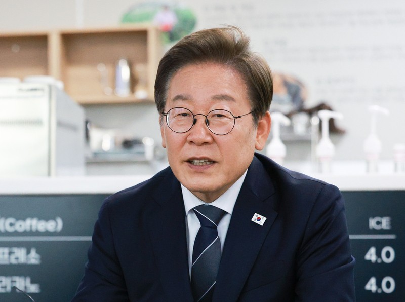 이재명 대통령 국정수행 여론조사 정당지지율 더불어민주당