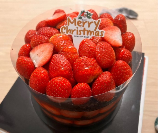 성심당 딸기시루 케이크 