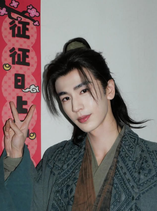 중국배우 张凌赫 장릉혁
