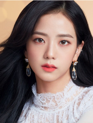 청초하고 여성스런 외모와 달리 매력적인 저음의 목고리를 가지고 있는지수