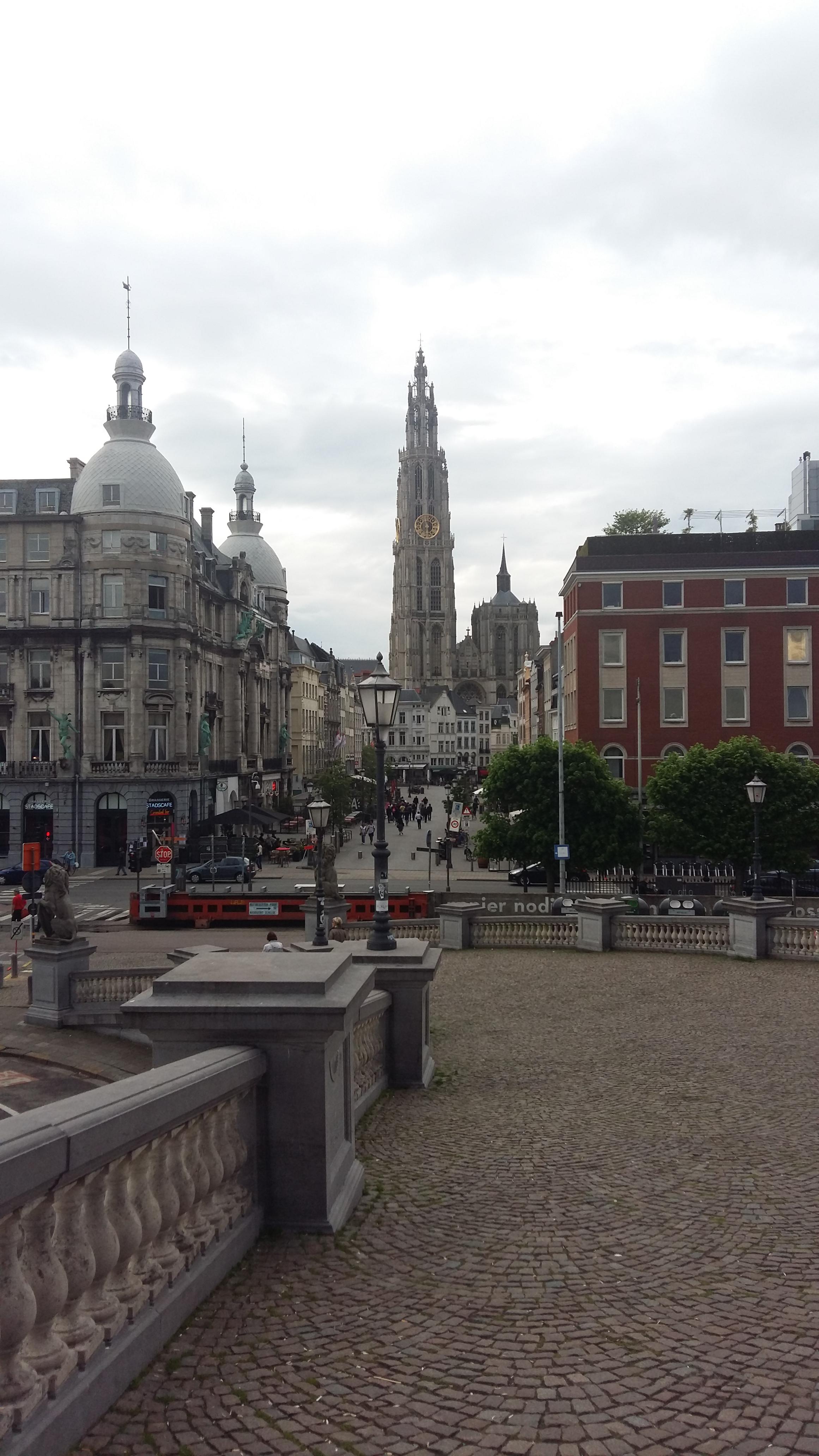 벨기에 안트베르펜 강가에서 바라본 성모 마리아 대성당