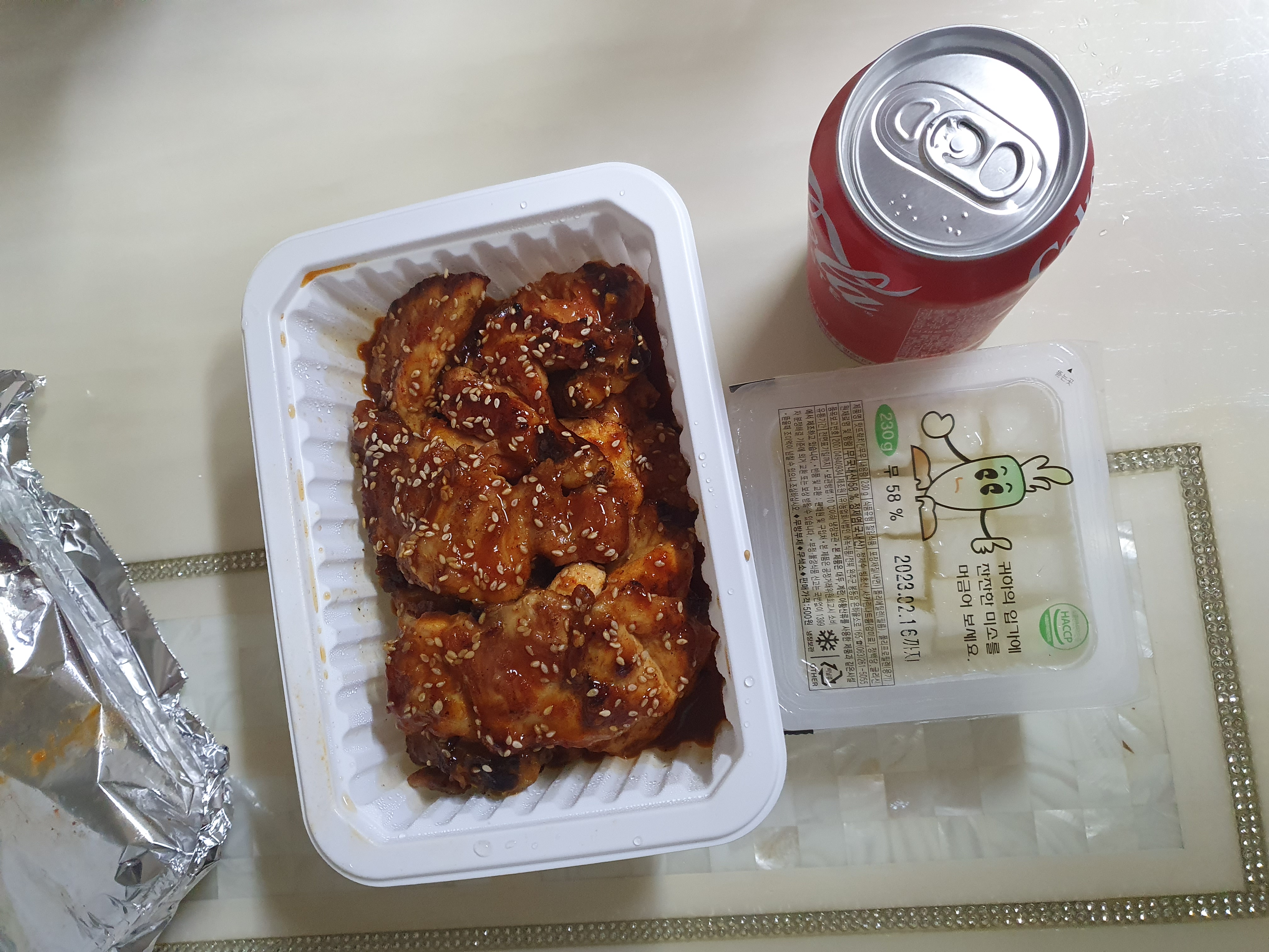 대전 가장동 불로만 숯불 치킨 밀봉 포장이 아니라서 조심히 갖고 와야함.