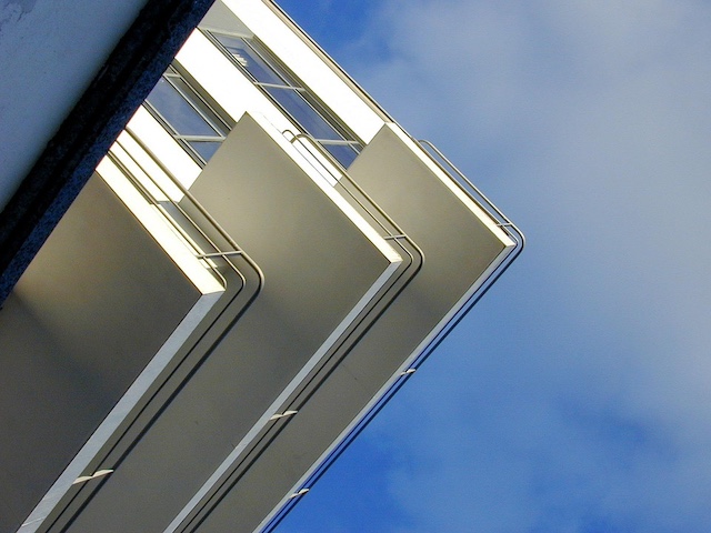 제로에너지 빌딩 설계를 위한 건물 형태와 배치 전략